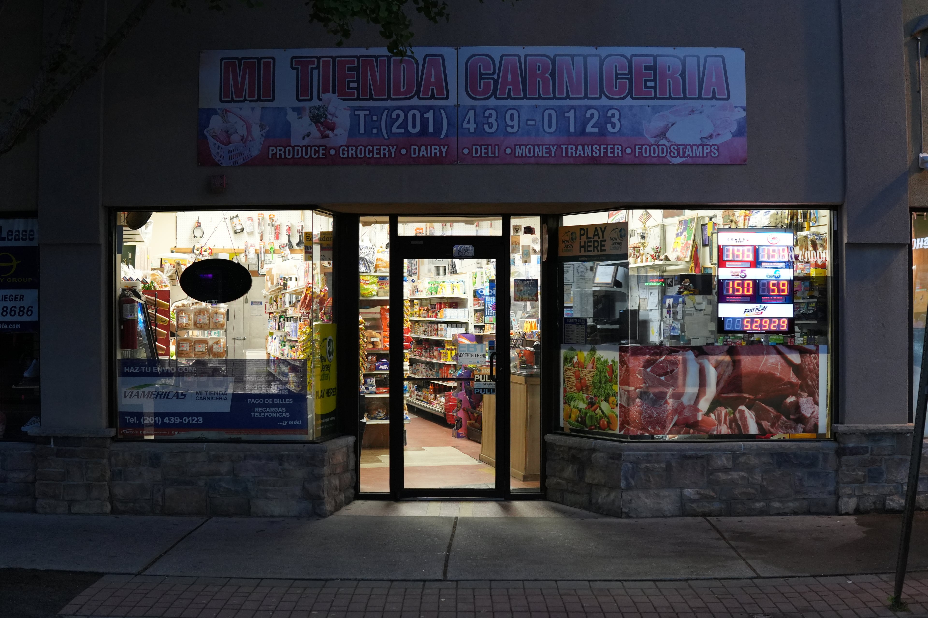 Interior de Mi Tienda Carnicería en Bergenfield, NJ - ambiente acogedor y familiar